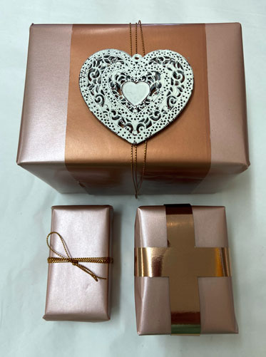 complementary gift wrapping